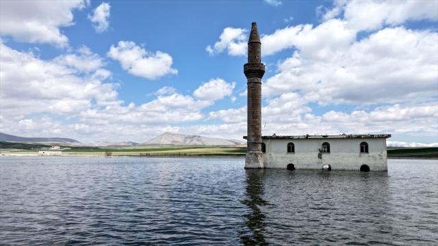 Gümüşören Barajı'nda eski yerleşim yerleri yeniden sular altında kaldı