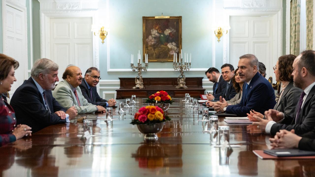 Bakan Fidan, İngiltere’de Lordlar Kamarası ve Avam Kamarası üyeleriyle görüştü