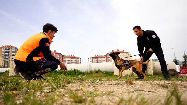Isparta'nın "can dostları"na hayat kurtarma eğitimi