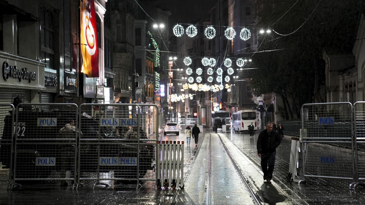 İstanbul’da bazı yollar trafiğe kapatıldı