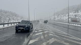 Anadolu Otoyolu'nun Ankara kesiminde kar yağışı