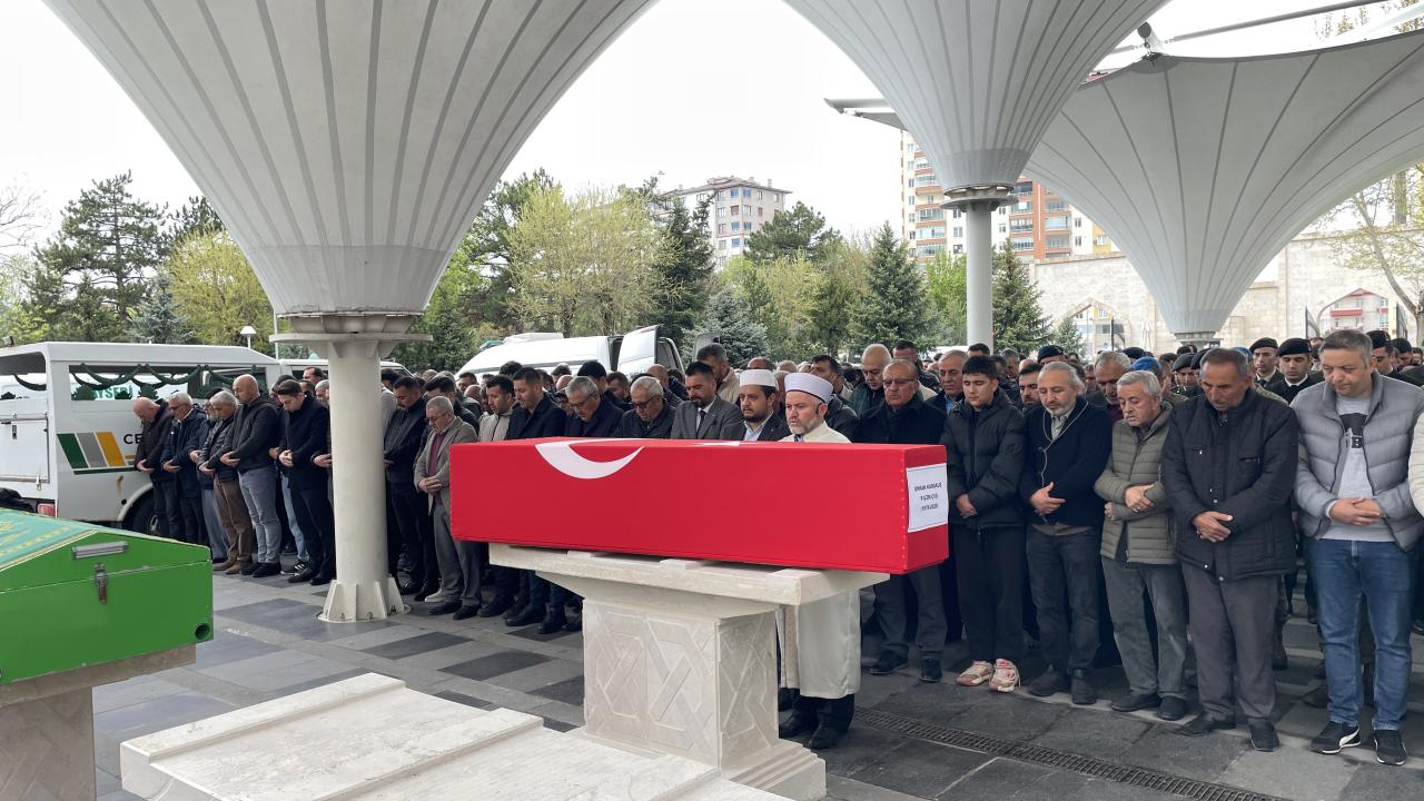 Piyade Uzman Çavuş Karakuş’un cenazesi toprağa verildi