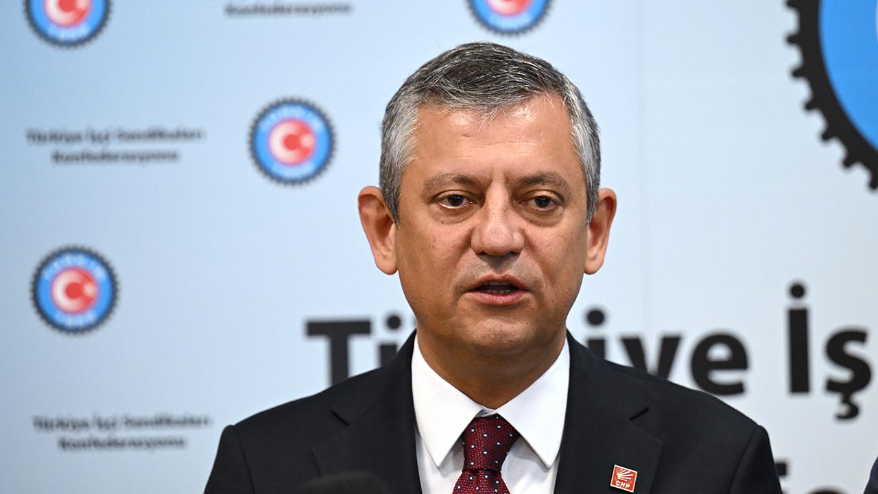 CHP Genel Başkanı Özgür Özel TÜRK-İŞ'i ziyaret etti