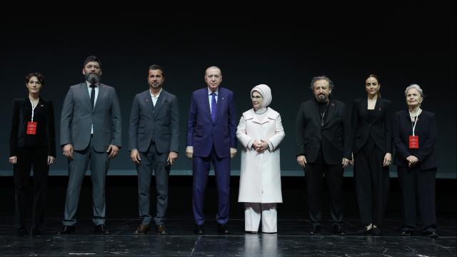 Cumhurbaşkanı Erdoğan, "Bir Adam Yaratmak" filminin galasına katıldı