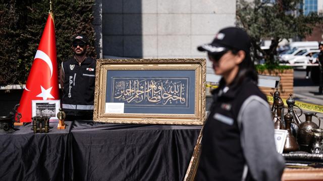 İstanbul'daki tarihi eser operasyonlarında 374 eser ve obje ele geçirildi