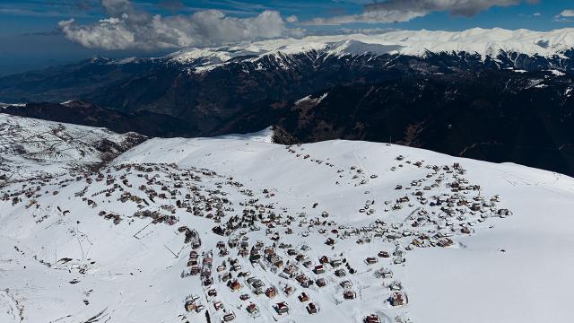 2 bin 200 rakımda kar manzarası
