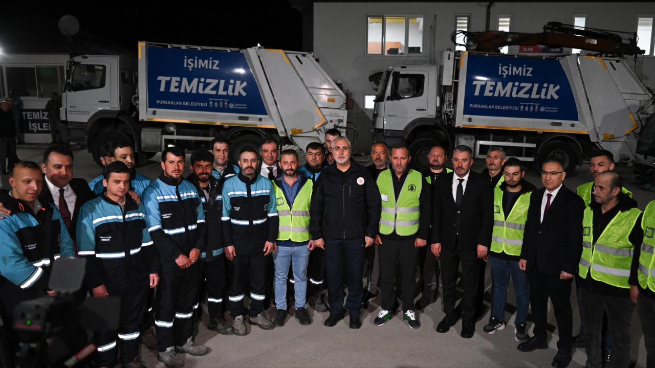 Çalışma ve Sosyal Güvenlik Bakanı Işıkhan, 1 Mayıs’ı işçilerle karşıladı