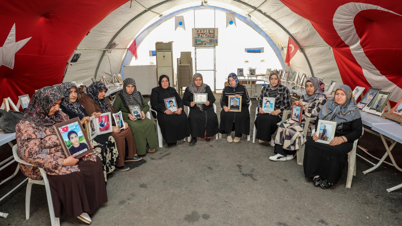 Diyarbakır anneleri müjdeli haber bekliyor