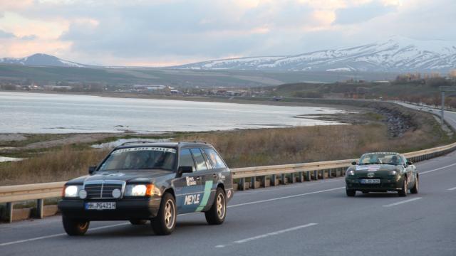 Doğu-Batı Dostluk ve İpek Yolu Rallisi Ahlat Etabını Tamamladı