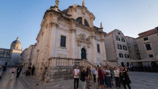 Hırvatistan’ın tarihi şehri Dubrovnik, ziyaretçilerini tarihi yolculuğa çıkarıyor