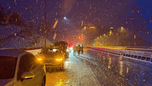 Kayseri ve Kahramanmaraş'ta Mayıs ayında kar yağışı etkili oldu