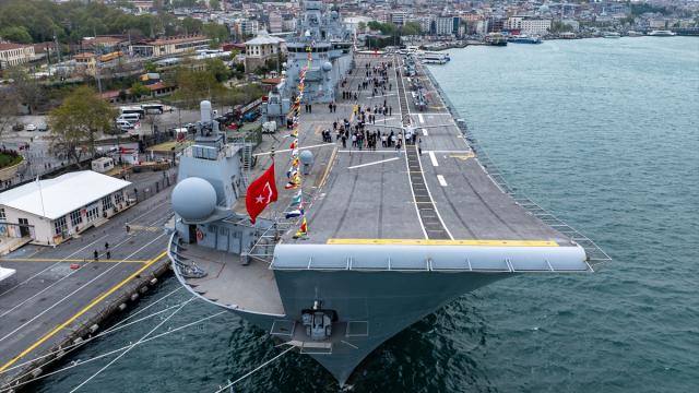 TCG Anadolu, SAHA 2026'da vatandaşların ziyaretine açıldı