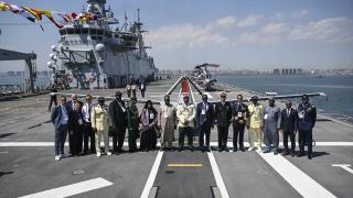 SAHA 2026'da yabancı ülkelerin üst düzey yetkilileri TCG Anadolu'yu ziyaret etti