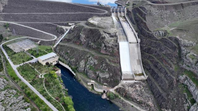 Yamula Barajı'nın tahliye kapağı 16 yıl sonra açıldı