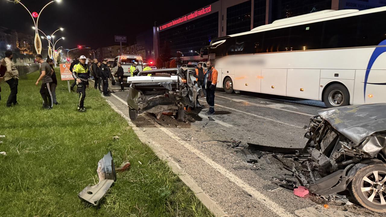 Yozgat'ta zincirleme trafik kazası: 7 yaralı