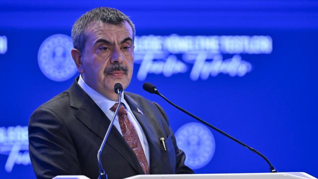 Bakan Tekin: Çocuklarımızı, bu ülkenin birliğine sahip çıkacak şekilde yetiştirmekle mükellefiz haber görseli