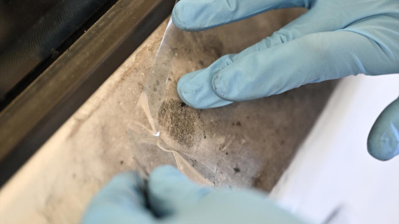 Ekiplerin kullandığı materyaller sergileniyor