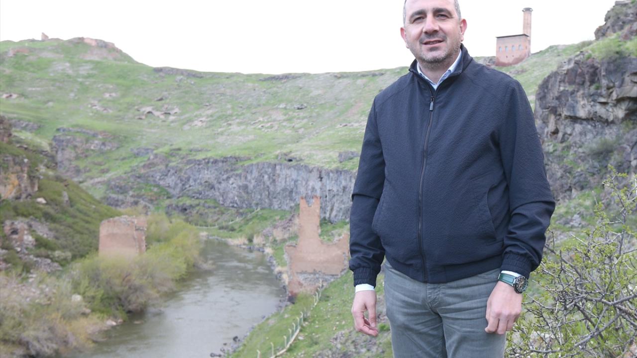 Köprünün yeniden ayağa kaldırılması turizm açısından önemli