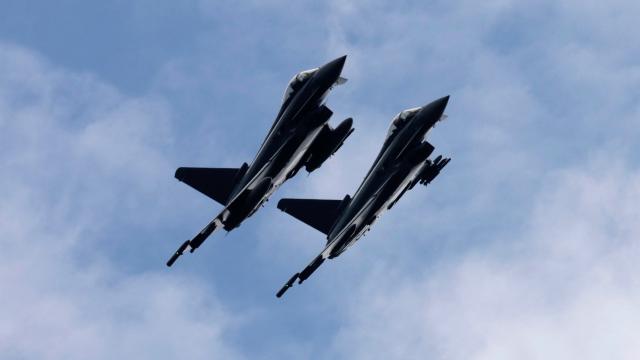 Avusturya, Hava Sahasını İhlal Eden ABD Uçaklarına Karşı Eurofighter'ları Havalandırdı