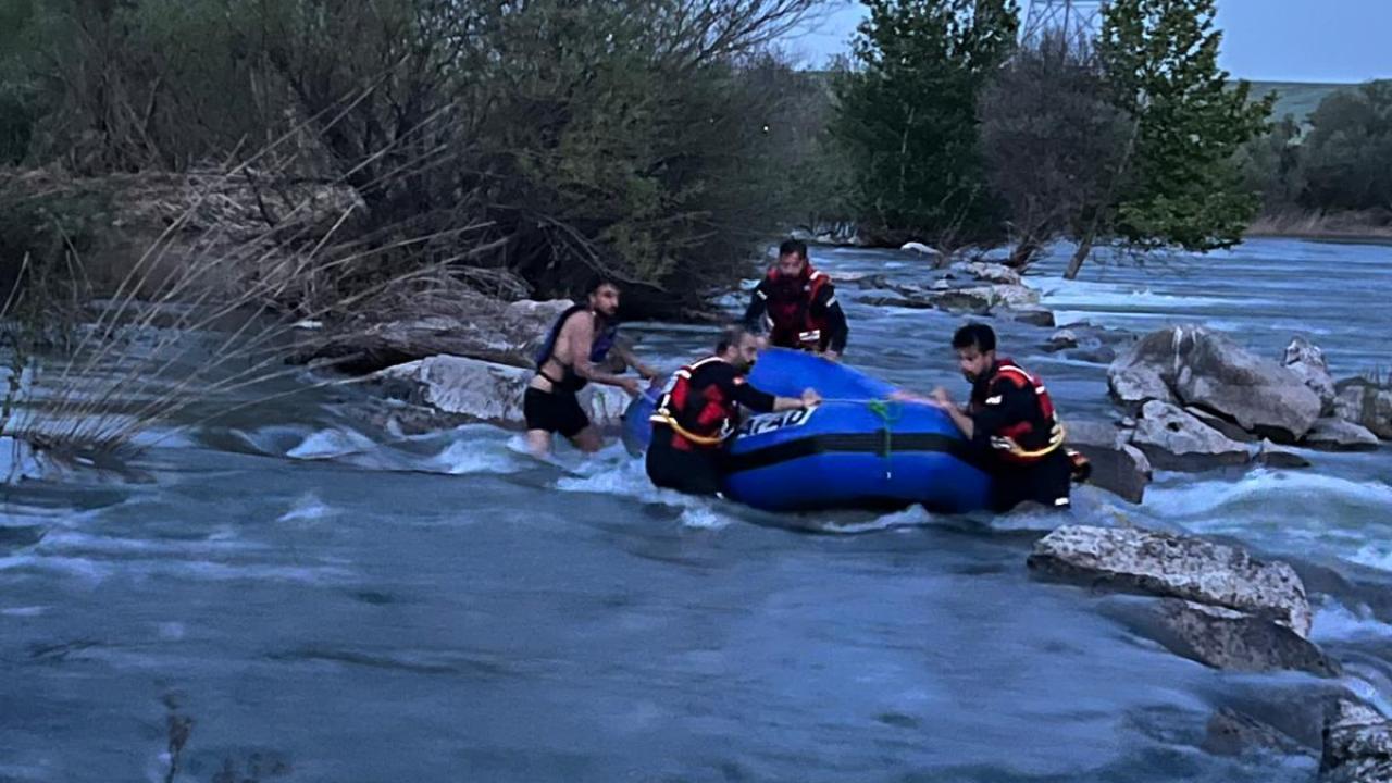 Dicle Nehri'nde mahsur kalan kişi kurtarıldı