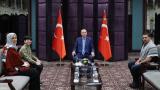 Cumhurbaşkanı Erdoğan, Gazzeli Ebu Cezer ve ailesini kabul etti