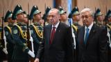 Cumhurbaşkanı Erdoğan, Kazakistan'da resmi törenle karşılandı