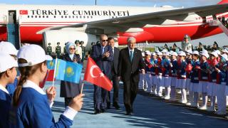 Cumhurbaşkanı Erdoğan, Kazakistan'a geldi