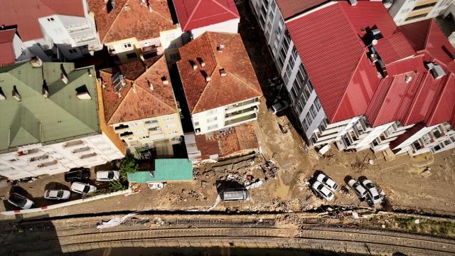 Samsun'un Havza ilçesinde selin ardından temizlik çalışmaları devam ediyor