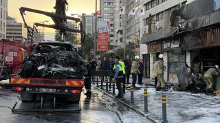 İstanbul'da otomobil iş yerine daldı