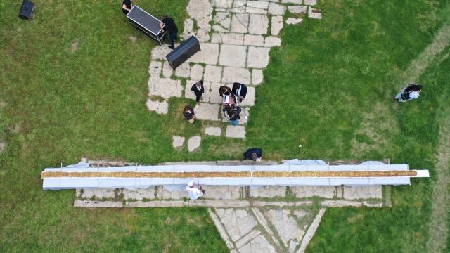 Aydın'da 14 metre uzunluğunda pide yapıldı