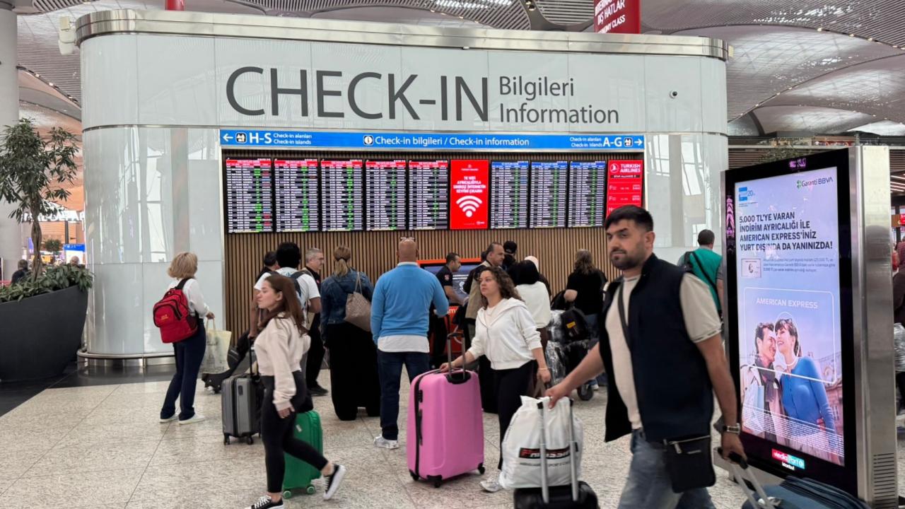 İstanbul'daki havalimanlarında bayram yoğunluğu