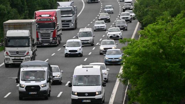 Yollarda bayram tatili haraketliliği başladı