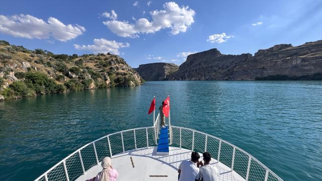 Bozkırın ortasında baraj gölü kıyısındaki "sakin şehir" Halfeti ziyaretçilerini ağırlıyor