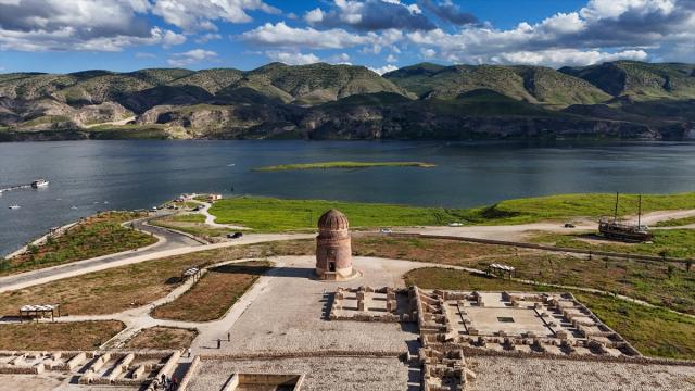 Hasankeyf, tarihi mirası ve doğal güzellikleriyle ilgi görüyor