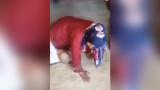 İsrailli saldırganın Filistinli anne ve çocuğa saldırısı kamerada