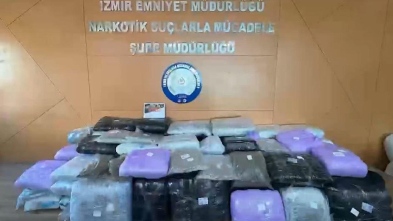 İzmir’de 371 kilogram uyuşturucu ele geçirildi