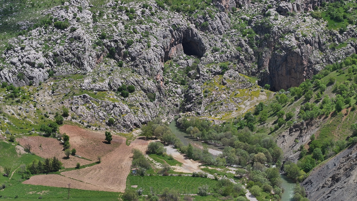 Bırkleyn Mağaraları