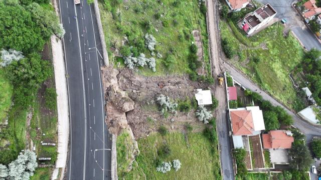 Kayseri'de sağanak nedeniyle istinat duvarı çöktü