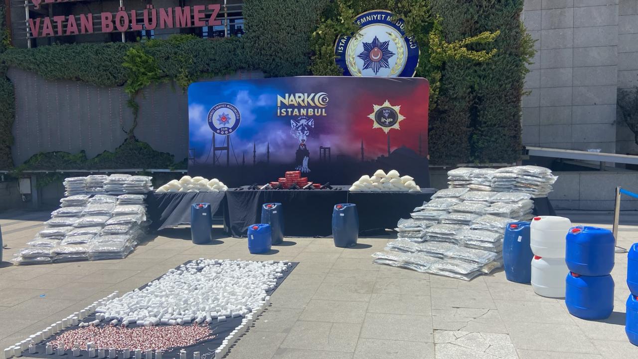 4 ilde zehir tacirlerine dev operasyon: 1,2 ton uyuşturucu e