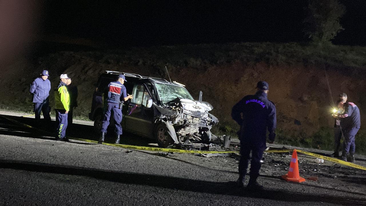 Sivas’taki trafik kazası: 3 ölü, 2 yaralı