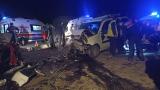Sivas'ta hafif ticari araç ile otomobilin çarpıştığı kazada 8 kişi yaralandı