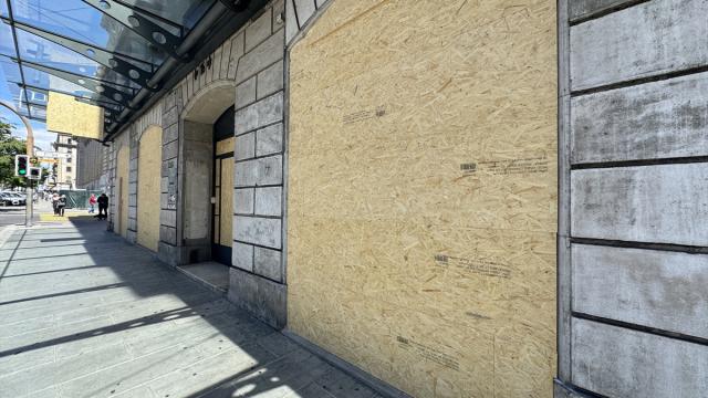 Cenevre'deki işletmeler, G7 Zirvesi karşıtı gösteri öncesi vitrinlerini koruma altına aldı