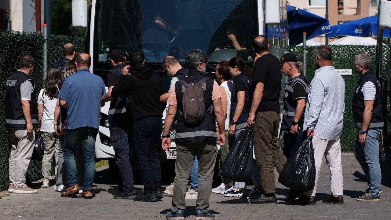 Ege Üniversitesi’ndeki usulsüzlük soruşturmasında 150 araç ve 49 taşınmaza el kondu