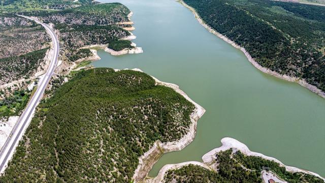 Ankara'ya su sağlayan barajlardan Kesikköprü ve Kurtboğazı'nda su seviyeleri havadan görüntülendi