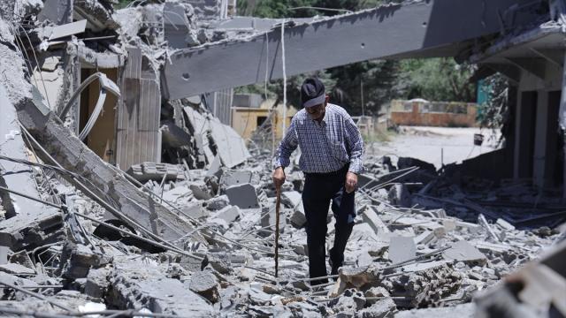 Mutabakatın ardından Lübnan'ın Sahmar beldesindeki yıkım görüntülendi