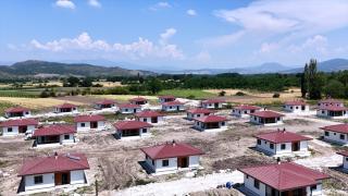 Sındırgı'daki deprem konutlarının inşası tamamlanıyor