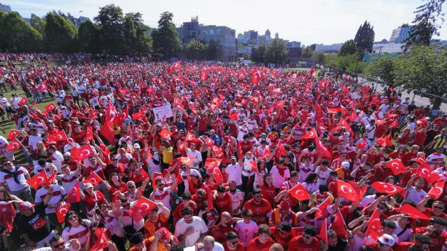Türk taraftarlar, Jonathan Rogers Park’ta bir araya geldi