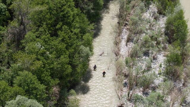 Tunceli'de itfaiyenin dalgıçları Munzur Çayı'ndaki zorlu eğitimlerle her an göreve hazır