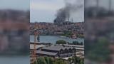 Fatih'te binada çıkan yangın araçlara sıçradı
