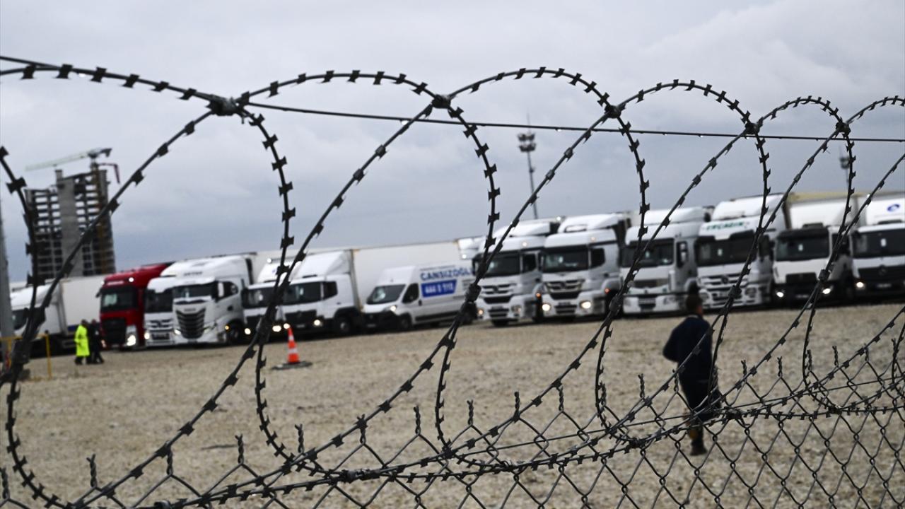 Sınav evrakları kilitli kutularda geri getirilecek